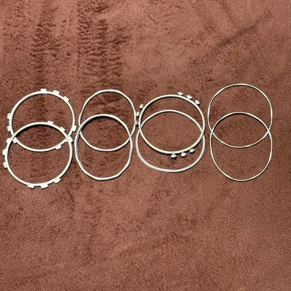 Eight Assorted Pattern Metal Bracelets Silver Women - Picture 12 of 16